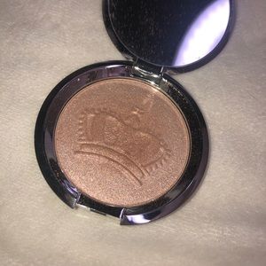 Becca Shimering Skin Perfector Highlighter